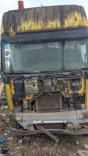 Trailer Head