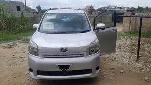 Toyota Voxy 2012 Silver