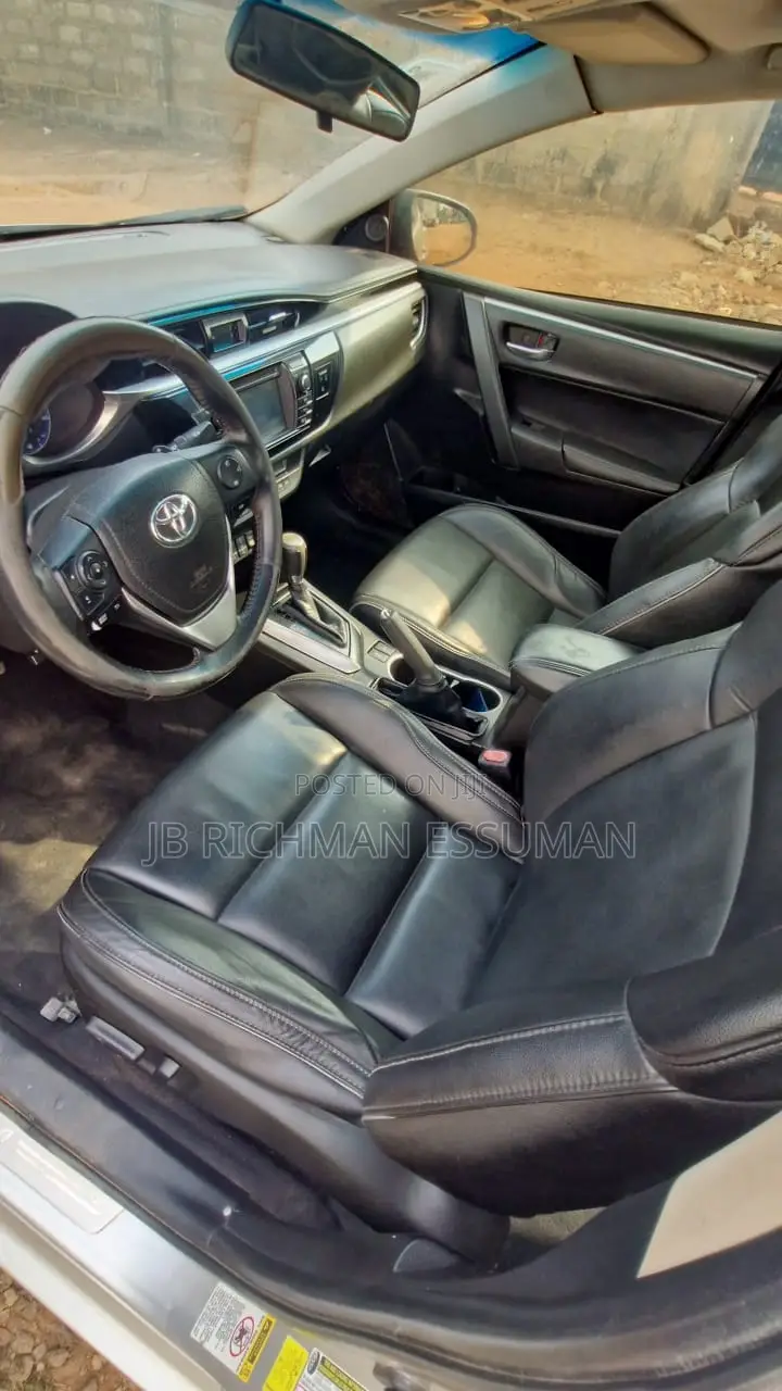 Toyota Corolla 2015 Gray