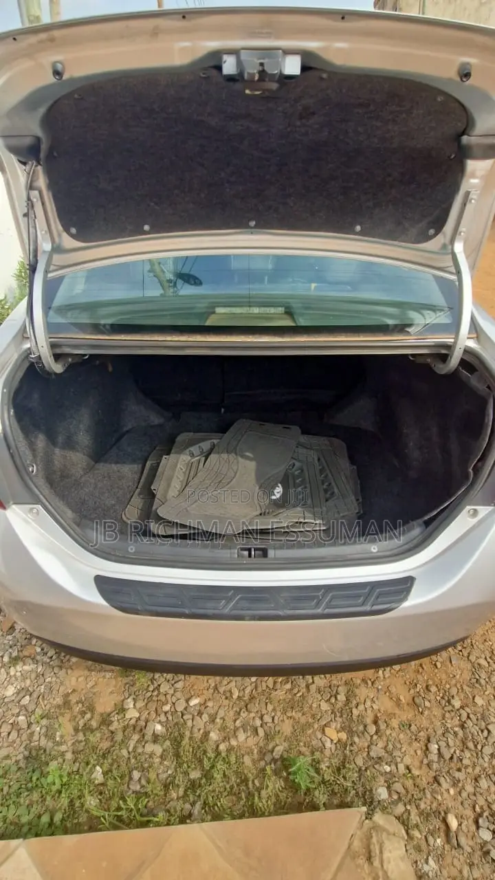 Toyota Corolla 2015 Gray
