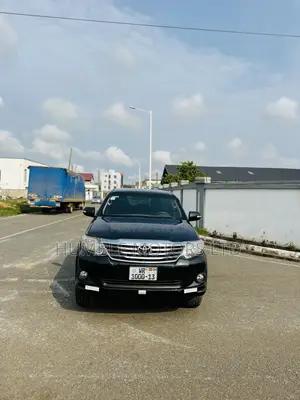 Toyota Fortuner 2012 Black