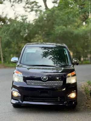 Toyota Voxy X 2WD 8-Seater 2014 Black
