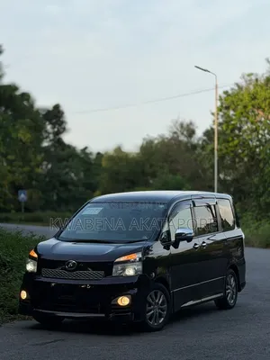 Toyota Voxy X 2WD 8-Seater 2014 Black