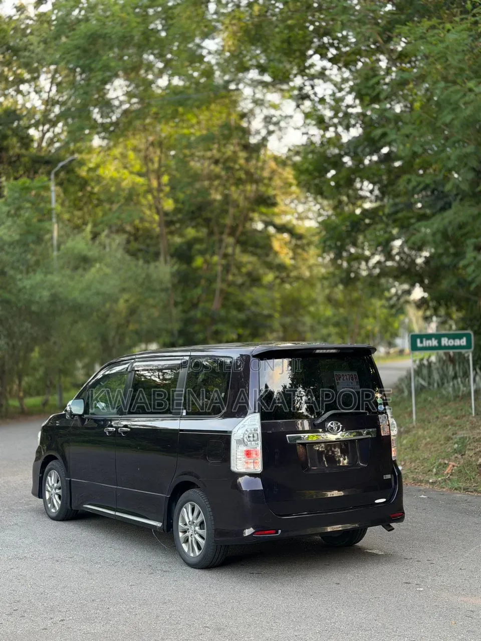 Toyota Voxy X 2WD 8-Seater 2014 Black
