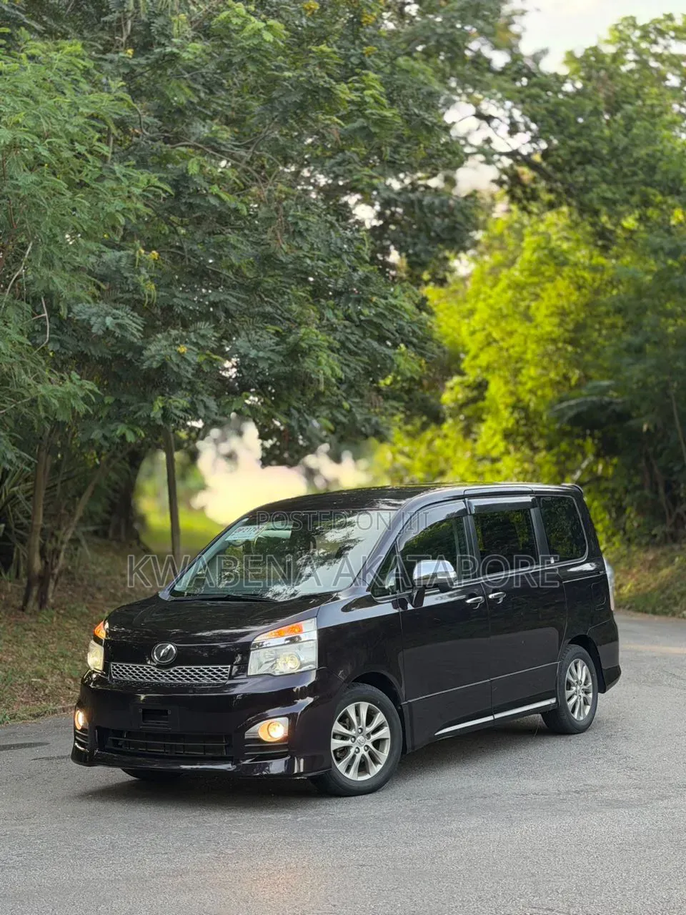 Toyota Voxy X 2WD 8-Seater 2014 Black