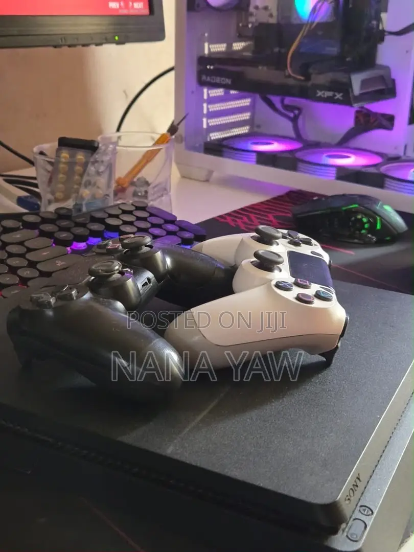 PlayStation 4 Slim
