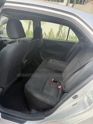 Toyota Yaris 2012 Silver