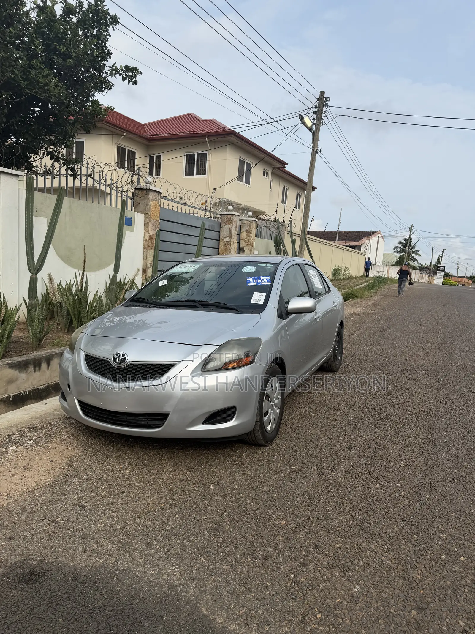 Toyota Yaris 2012 Silver
