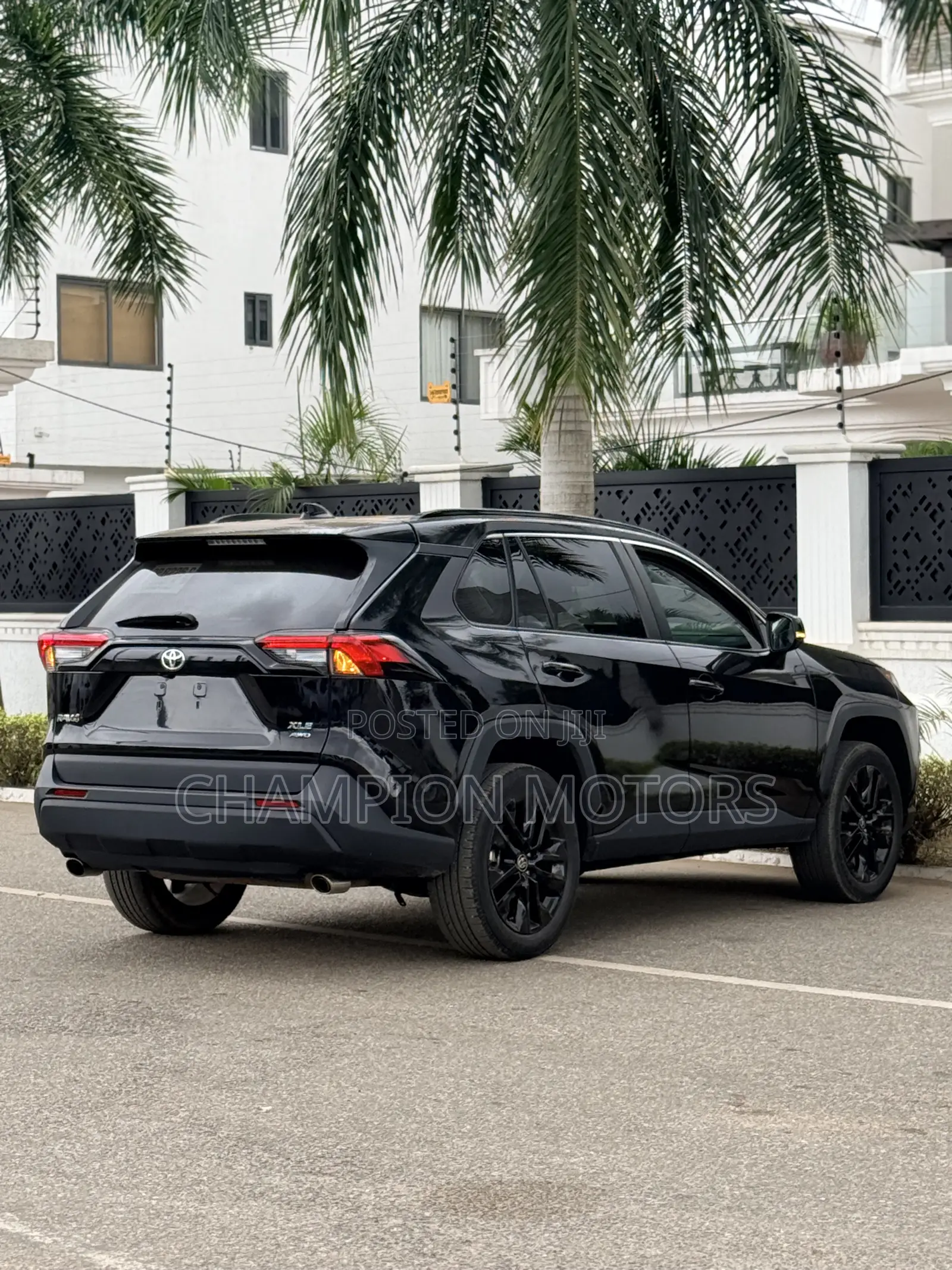 Toyota RAV4 XLE AWD 2023 Black