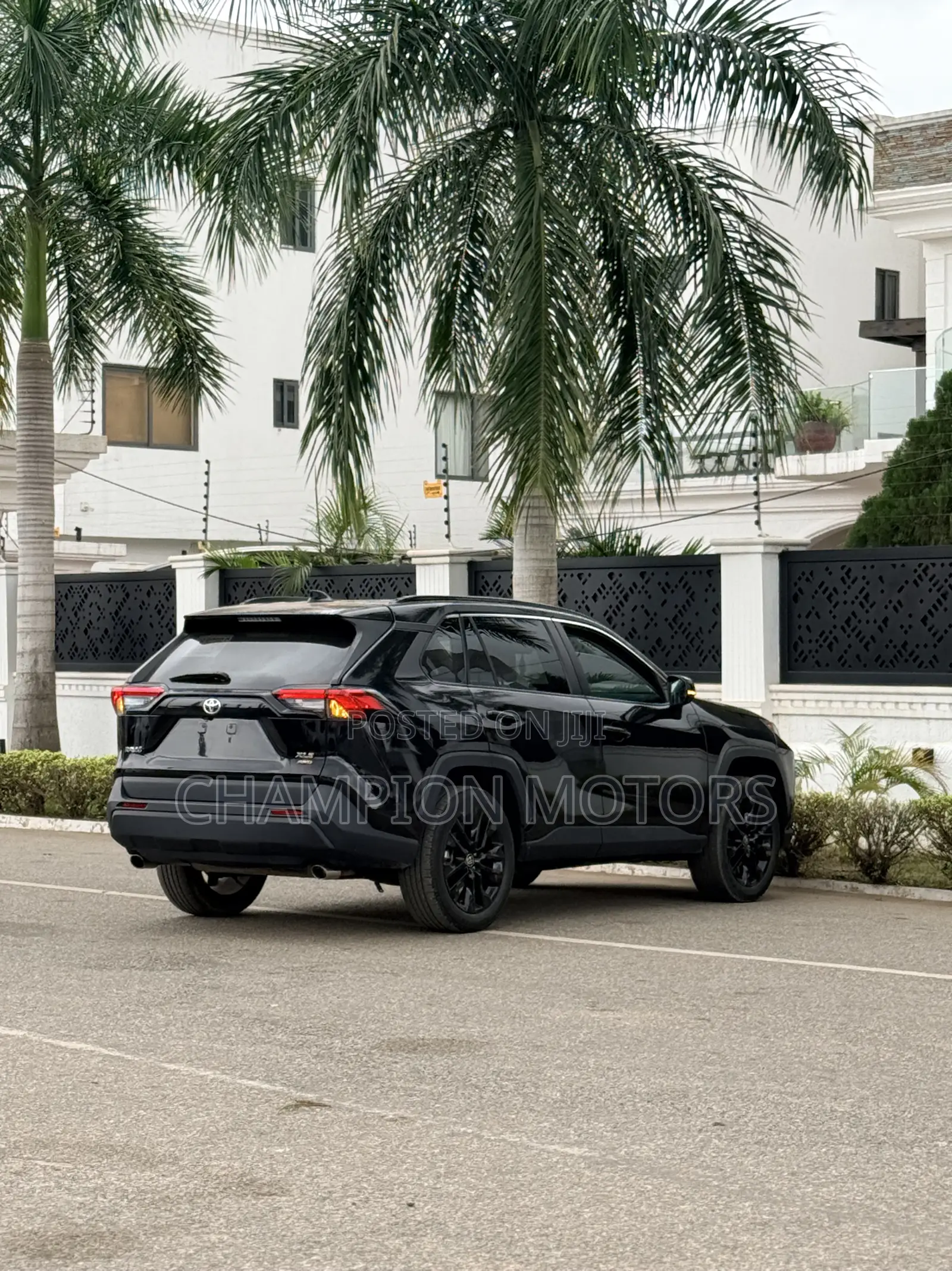 Toyota RAV4 XLE AWD 2023 Black