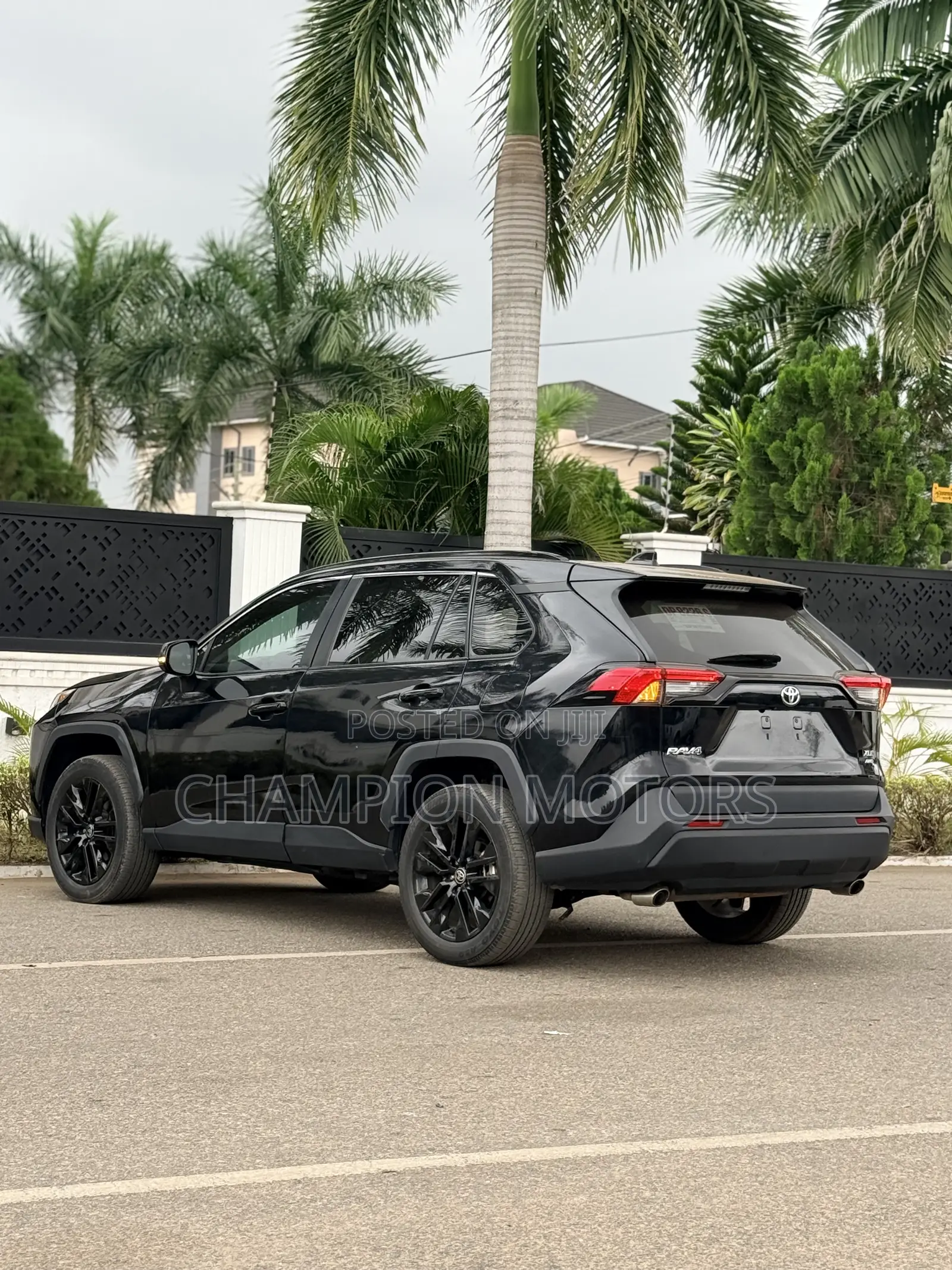 Toyota RAV4 XLE AWD 2023 Black