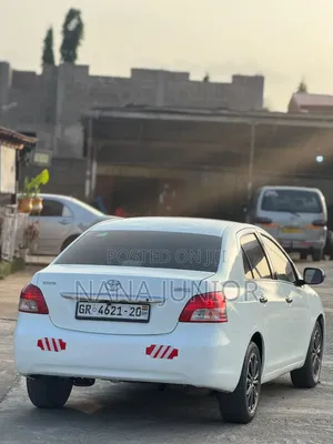 Toyota Yaris 2009 White