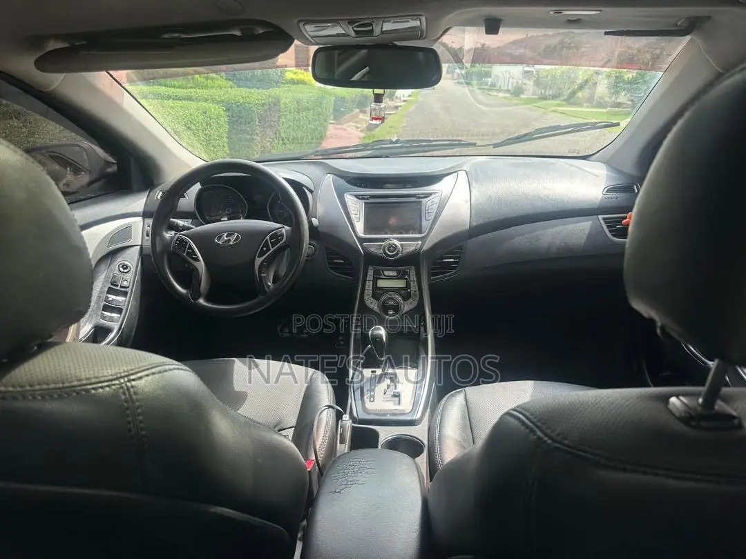 Hyundai Elantra Limited Sedan FWD (1.8L 4cyl 6A) 2013 Green