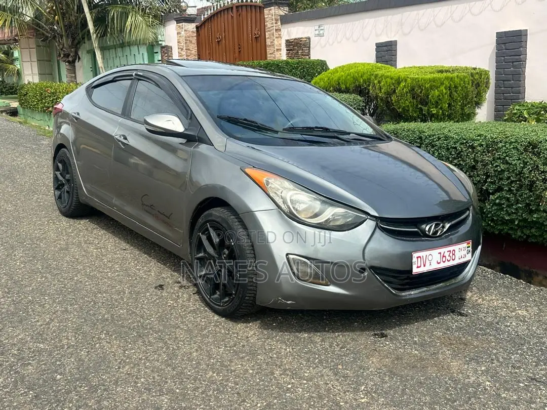 Hyundai Elantra Limited Sedan FWD (1.8L 4cyl 6A) 2013 Green