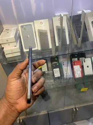 New Apple iPhone 15 128 GB Black