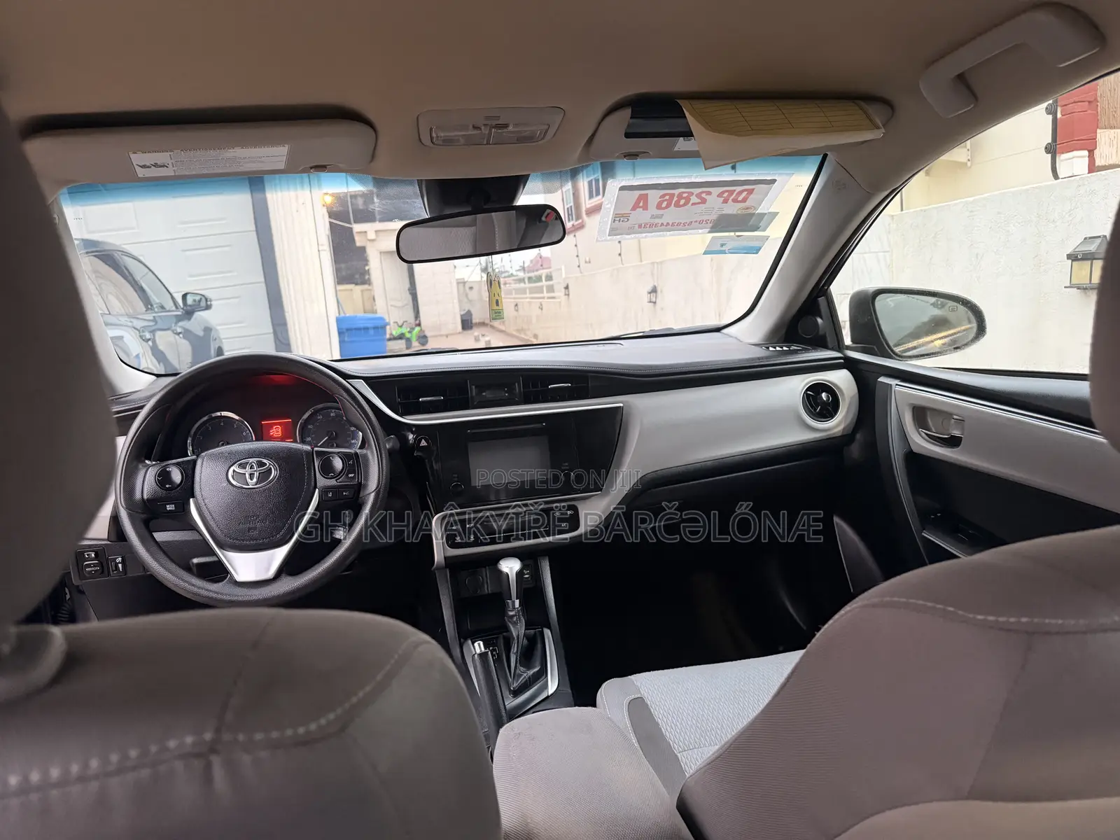 Toyota Corolla LE (1.8L 4cyl 2A) 2018 Gray