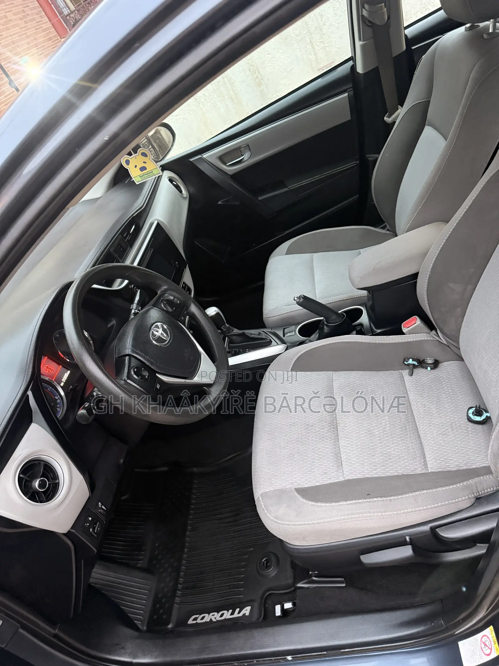 Toyota Corolla LE (1.8L 4cyl 2A) 2018 Gray