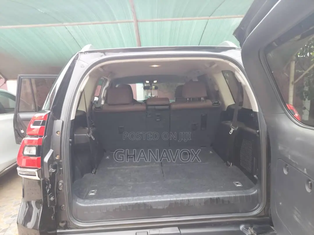 Toyota Land Cruiser 4.5 V8 VXR 2021 Black