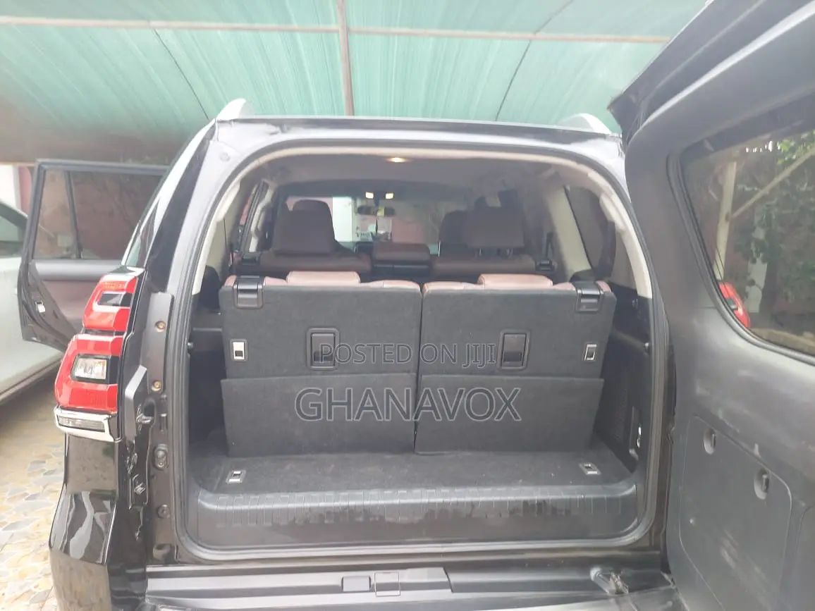 Toyota Land Cruiser 4.5 V8 VXR 2021 Black