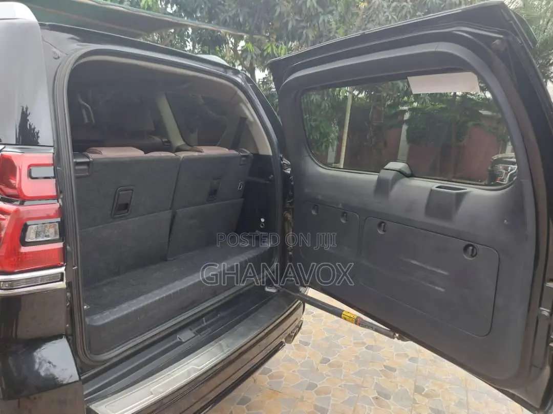 Toyota Land Cruiser 4.5 V8 VXR 2021 Black