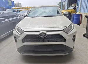 Toyota RAV4 2021 Silver