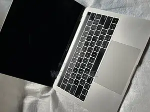 Laptop Apple MacBook 2018 16GB Intel Core i5 SSD 256GB