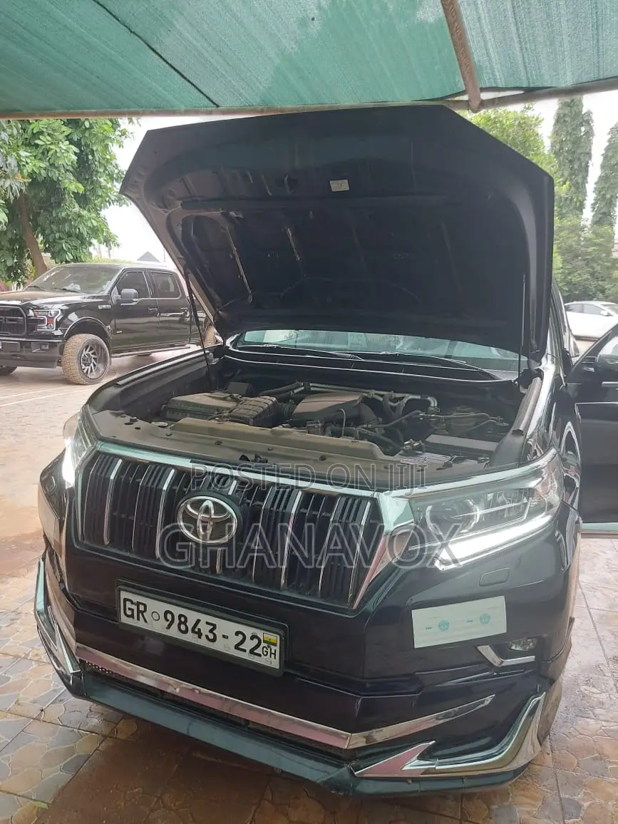 Toyota Land Cruiser 4.5 V8 VXR 2021 Black