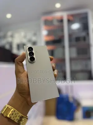 Samsung Z 16 GB Gray
