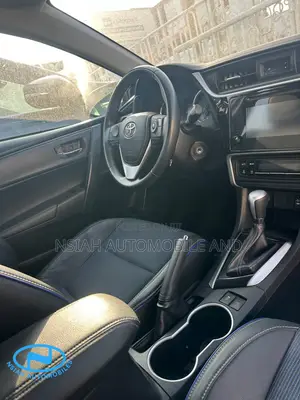 Toyota Corolla SE (1.8L 4cyl 2A) 2019 Silver