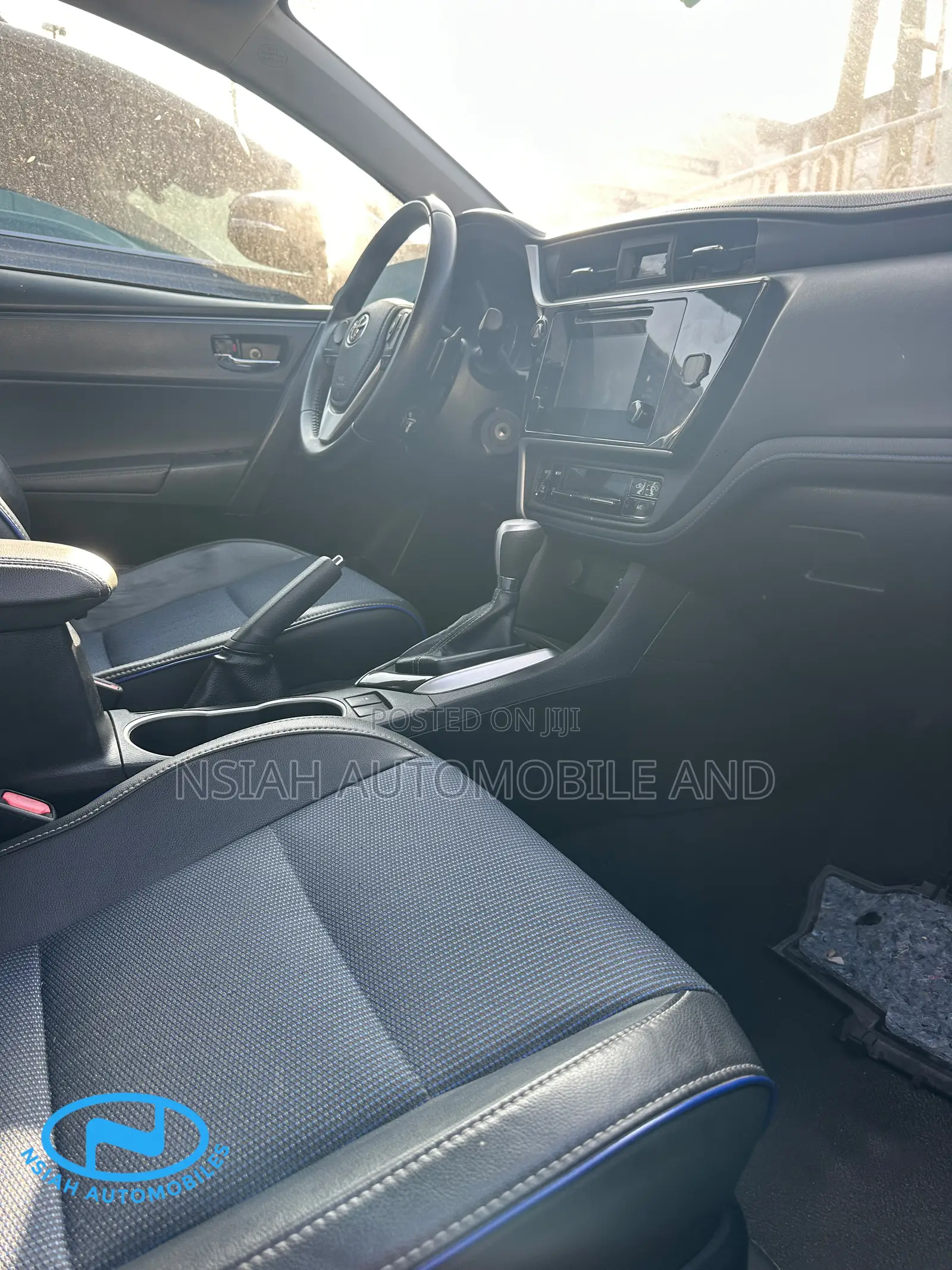 Toyota Corolla SE (1.8L 4cyl 2A) 2019 Silver