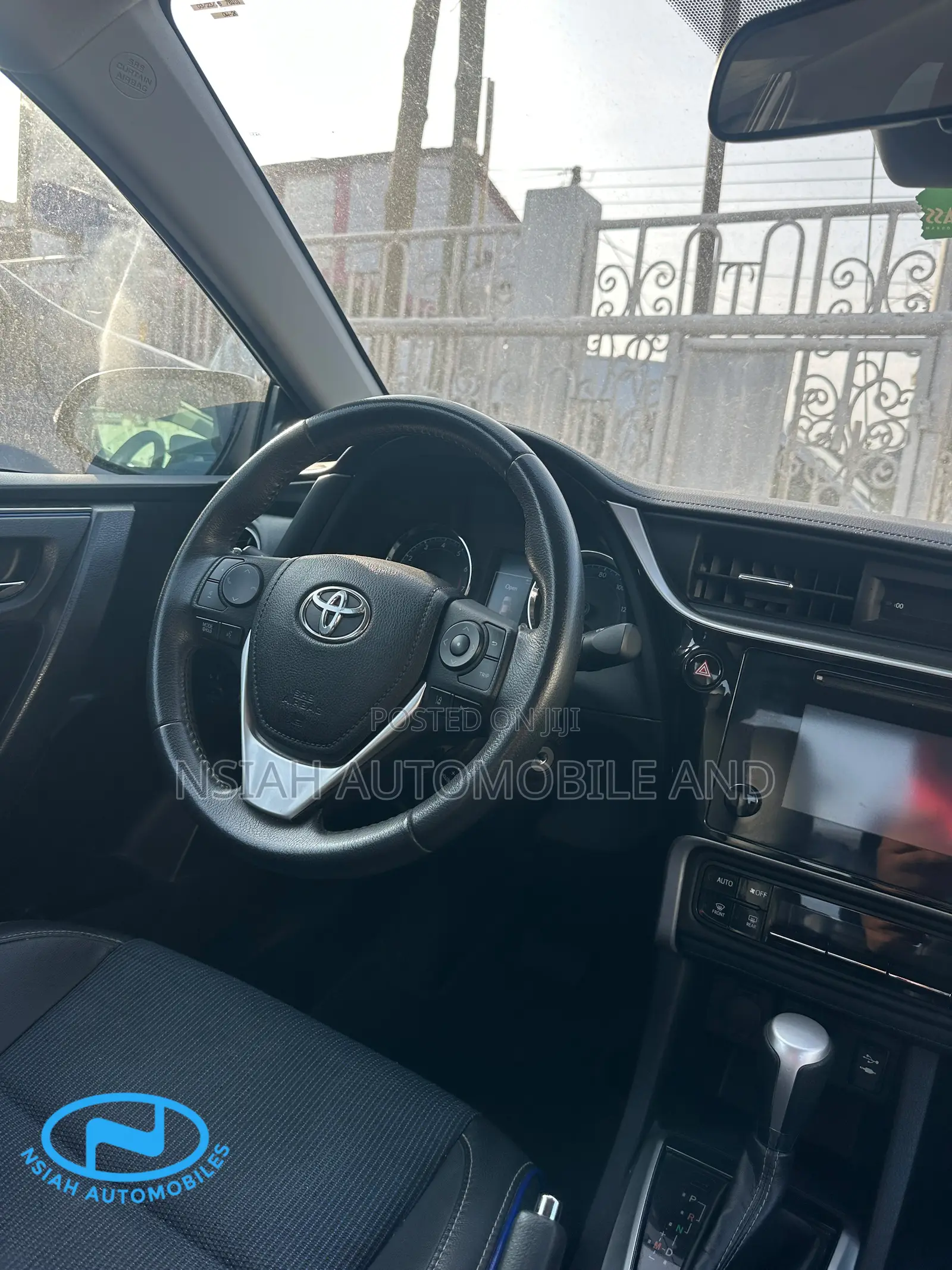 Toyota Corolla SE (1.8L 4cyl 2A) 2019 Silver