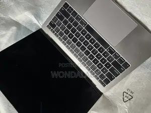 Laptop Apple MacBook Pro 2017 8GB Intel Core i5 SSD 256GB