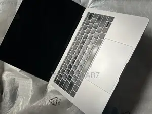 Laptop Apple MacBook Pro 2017 8GB Intel Core i5 SSD 256GB