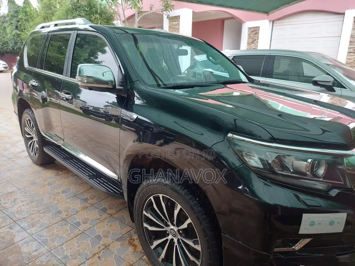 Toyota Land Cruiser 4.5 V8 VXR 2021 Black