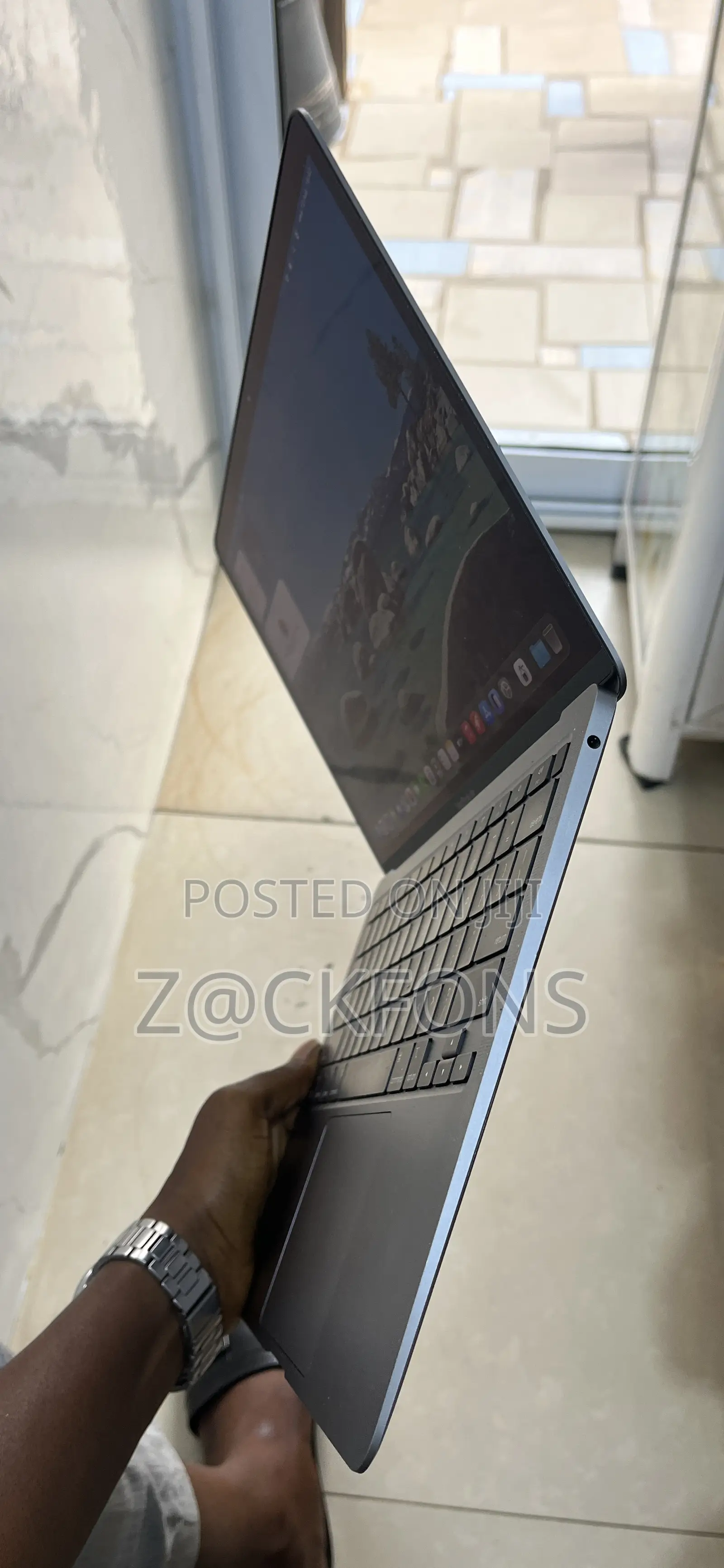 Laptop Apple MacBook Air 2020 M1 8GB Intel Core i5 SSD 256GB