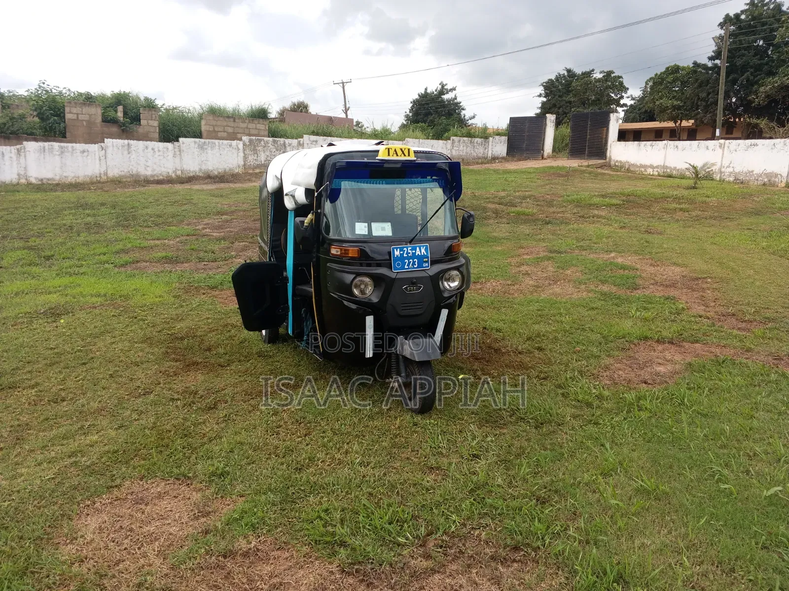 Bajaj RE 2025 Black