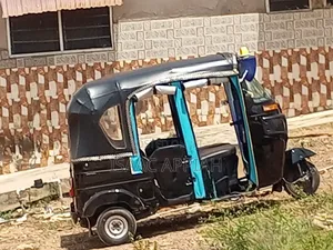 Bajaj RE 2025 Black