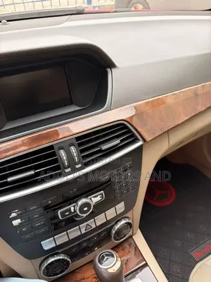 Mercedes-Benz C250 2014 Red