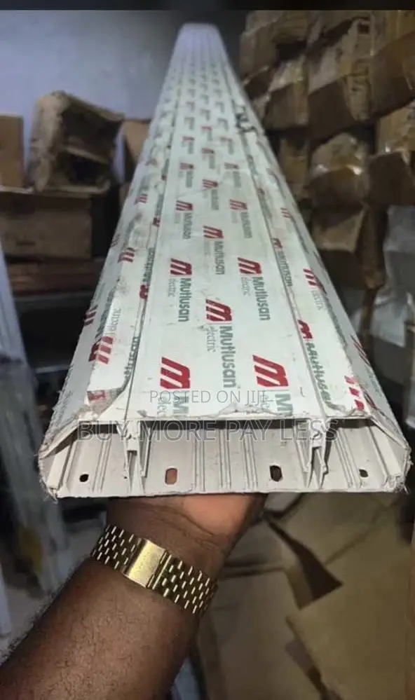 3-Compartment PVC Floor Trunking
