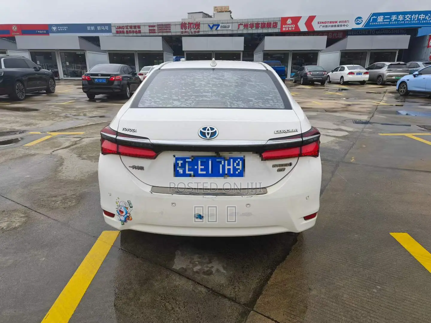 Toyota Corolla LE (1.8L 4cyl 2A) 2018 White