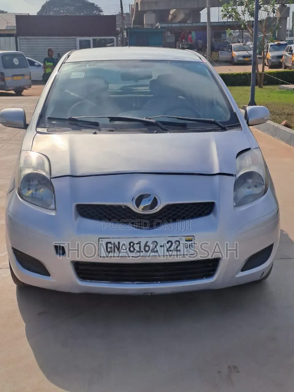 Toyota Vitz 2010 Silver