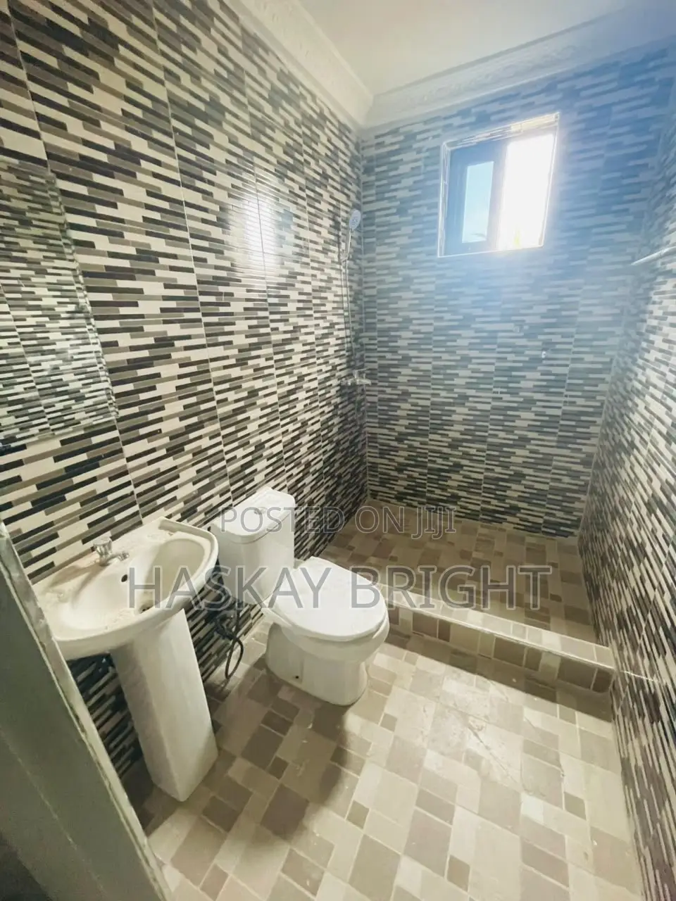 2bdrm Apartment in Ablekuma for rent