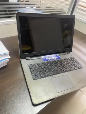 Laptop Dell Inspiron 17 5758 8GB Intel Core i5 HDD 512GB