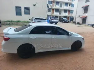 Toyota Corolla 2010 White