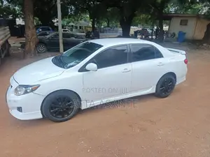 Toyota Corolla 2010 White