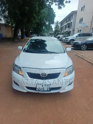 Toyota Corolla 2010 White