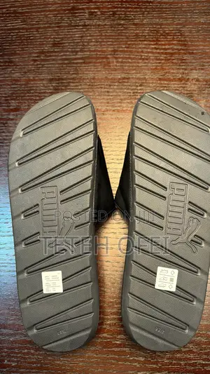 PUMA Unisex Slides