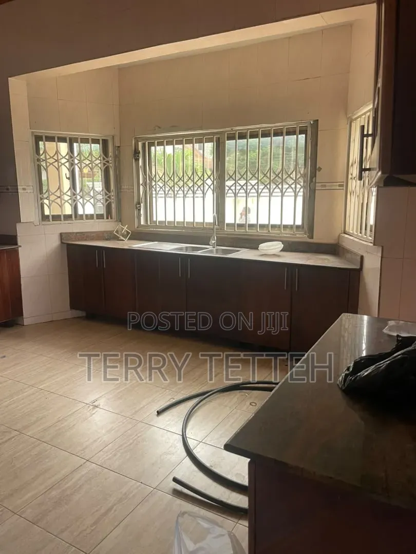 4bdrm House in Trade Fair for rent