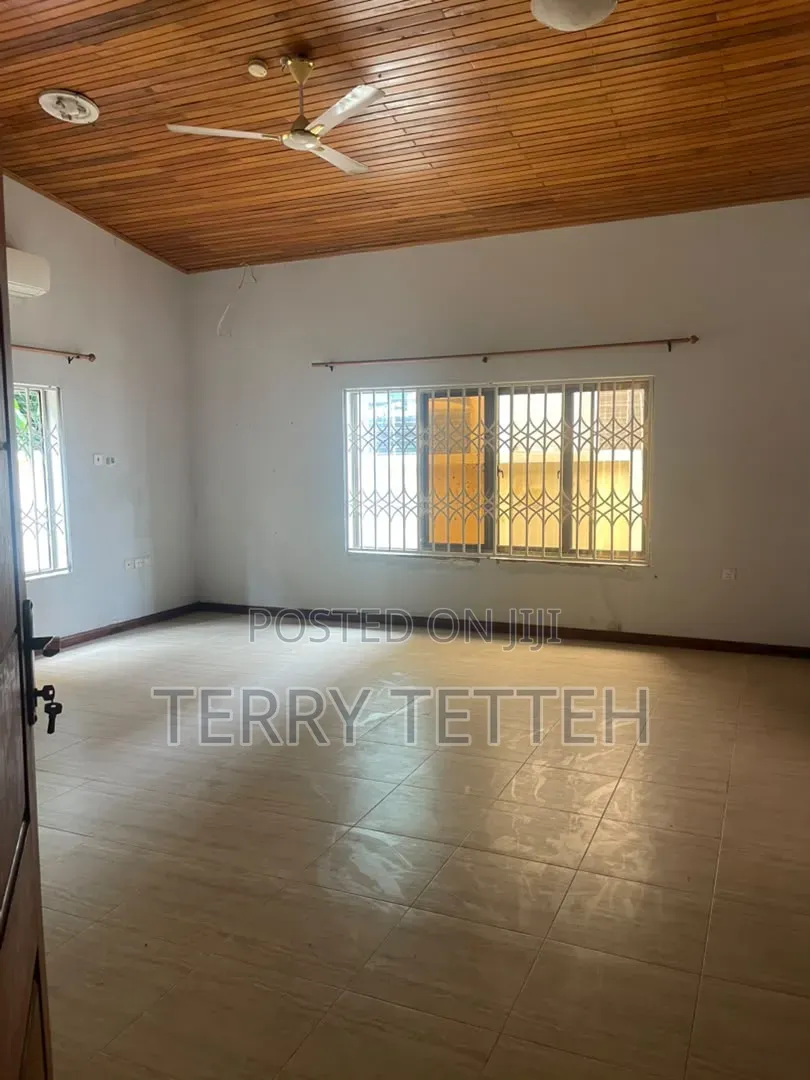 4bdrm House in Trade Fair for rent