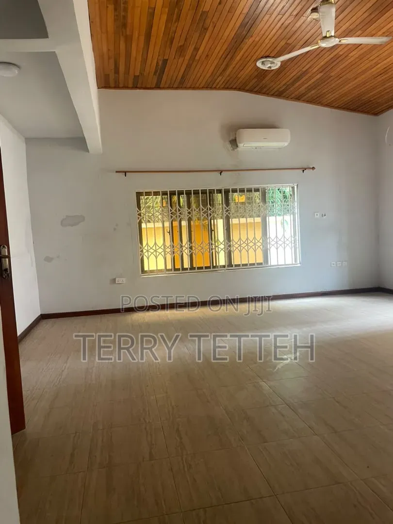4bdrm House in Trade Fair for rent